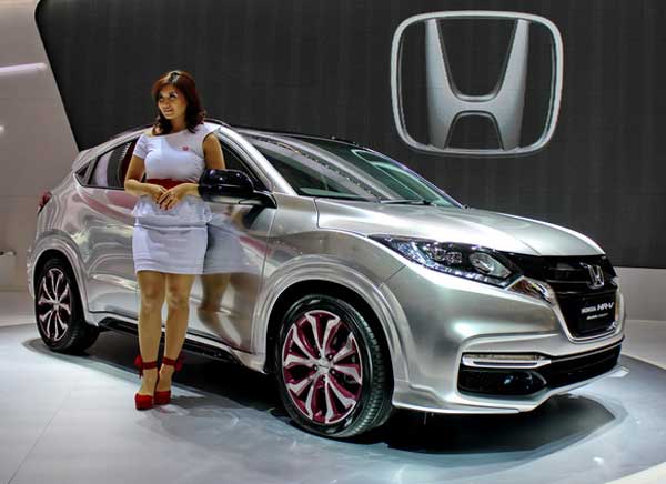 Honda HR-V Raih Gelar Car Of The Year 2015 Di Ajang Otomotif Award