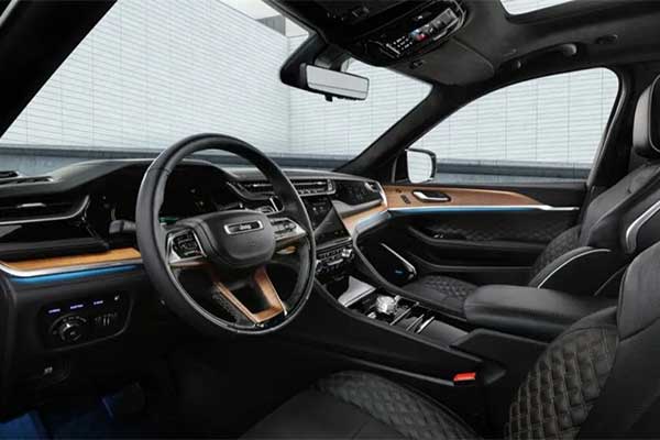 20260703-1mobil-jeep-dan-honda-ditarik.jpg