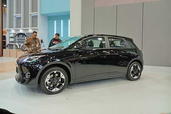 20260827-4era-mobil-listrik-parkir-otomatis.jpg